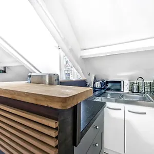 De La Gaîté , Montparnasse Paris