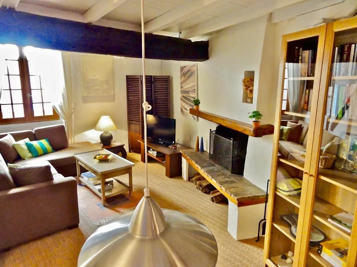 Charming Duplex In The Heart Of The Village - Charmant Duplex Au Coeur Du Village - contacts